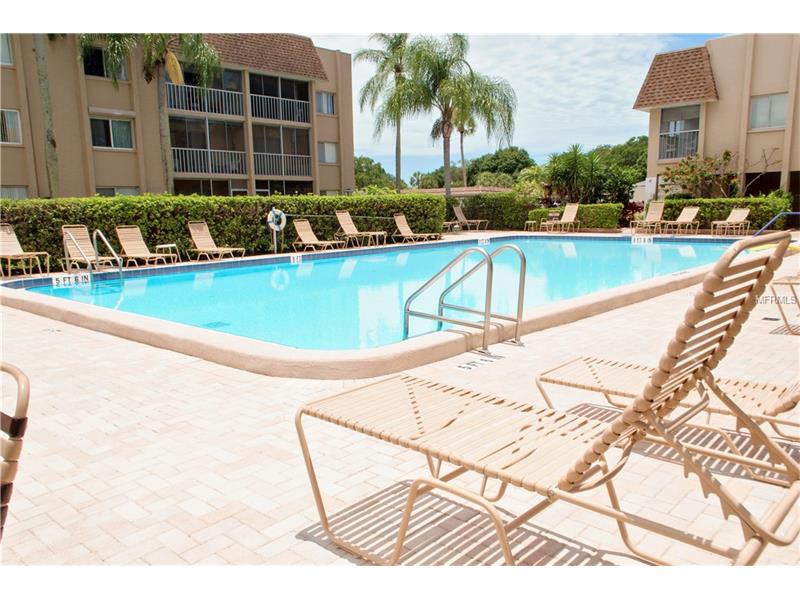 1540 GLEN OAKS DRIVE E, Sarasota, FL 34232