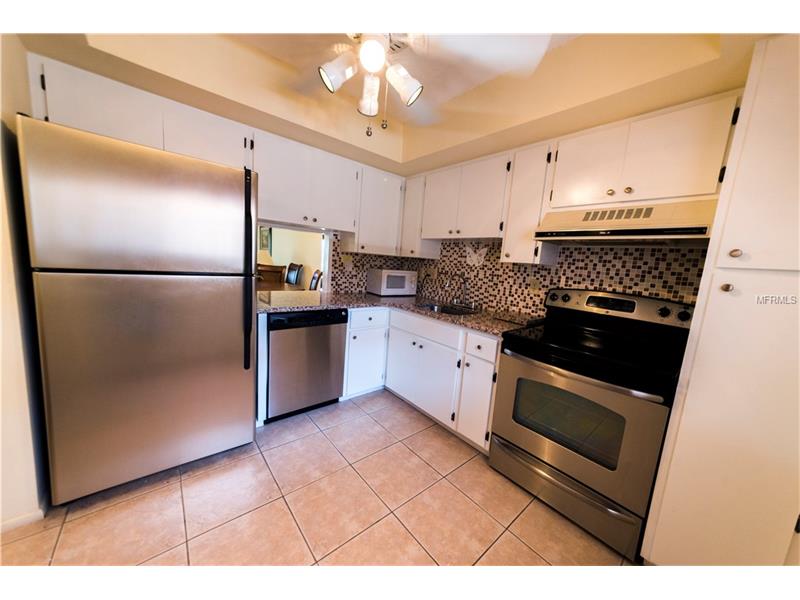 1540 GLEN OAKS DRIVE E, Sarasota, FL 34232