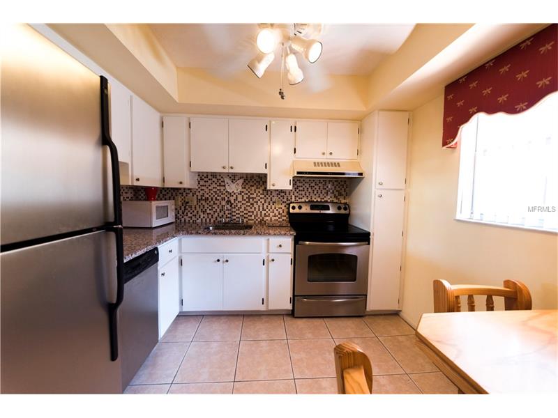 1540 GLEN OAKS DRIVE E, Sarasota, FL 34232