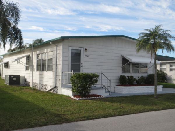 The Winds of Saint Armands North3907 Guilder StreetSarasota, FL 34234