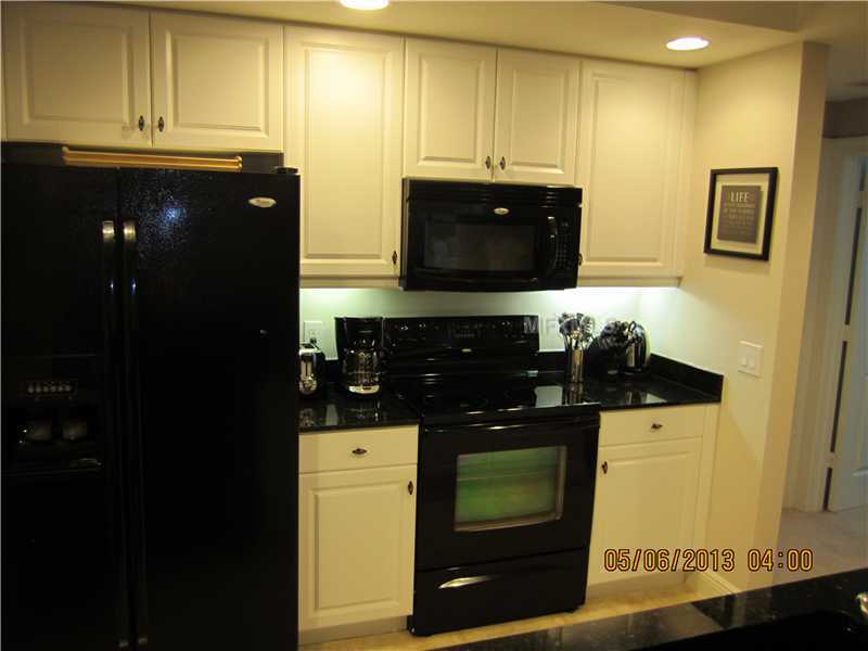 800 N TAMIAMI TRAIL, Sarasota, FL 34236