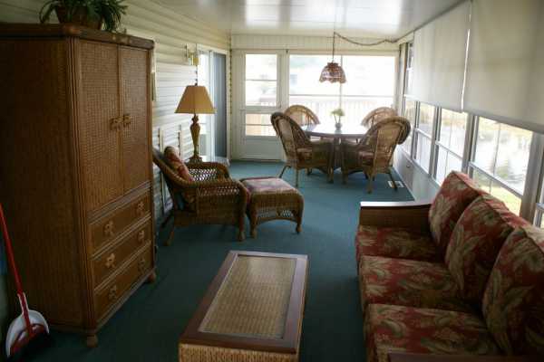 Sun-N-Fun RV Resort 1853 East Dr. Sarasota, FL 34240