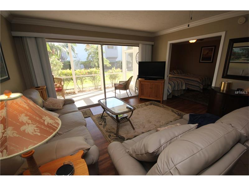 1136 W PEPPERTREE LANE, Sarasota, FL 34242