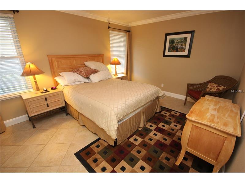 1136 W PEPPERTREE LANE, Sarasota, FL 34242