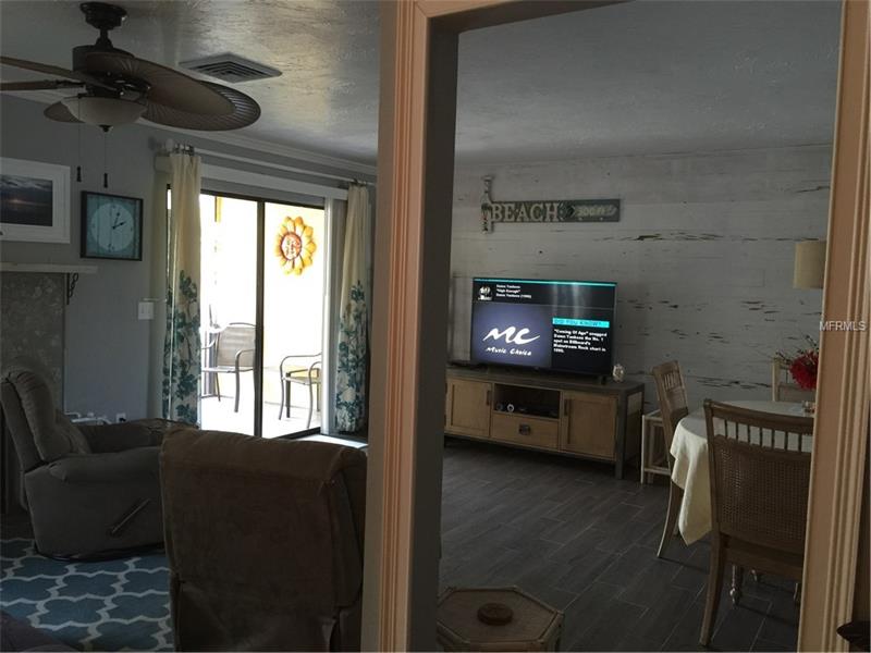 6784 SARASEA CIRCLE W, Sarasota, FL 34242