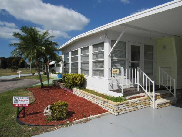 Bay Indies919 Orinoco Ave WVenice, FL 34285