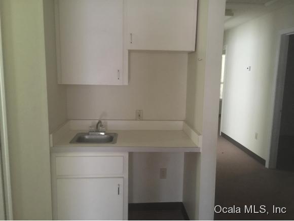 10252 S US Highway 441, Belleview, FL 34420