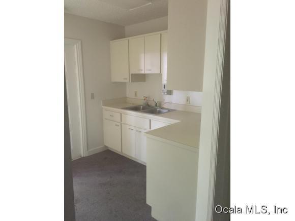 10252 S US Highway 441, Belleview, FL 34420