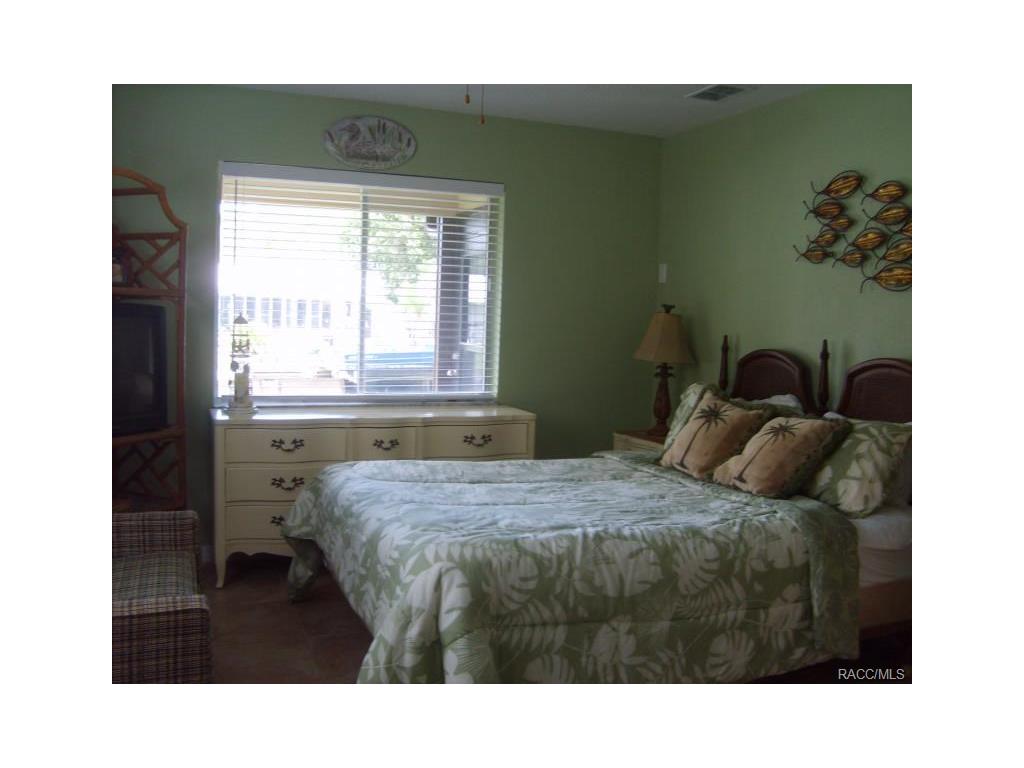 1412 SE Paradise Avenue, Crystal River, FL 34429