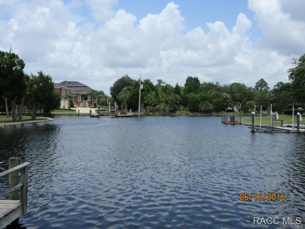 11588 W Kingfisher Court, Crystal River, FL 34429