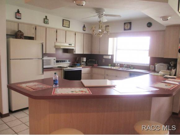 5616 W Pine Circle, Crystal River, FL 34429