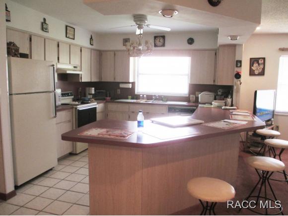 5616 W Pine Circle, Crystal River, FL 34429