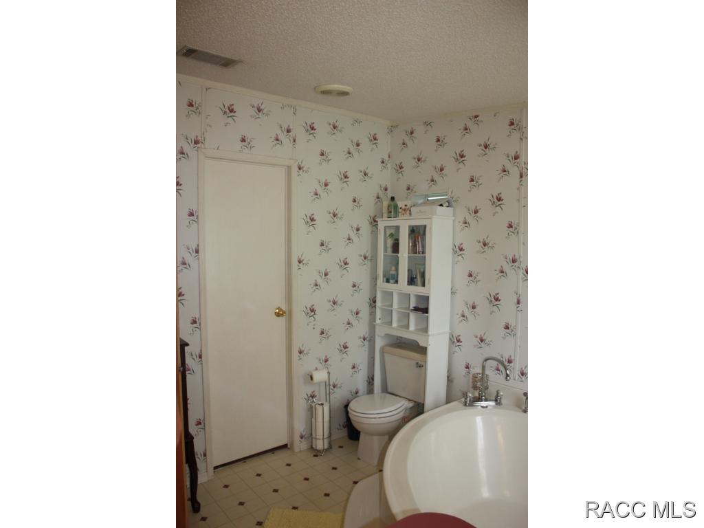 7295 S. Maxwell Pt., Homosassa, FL 34446