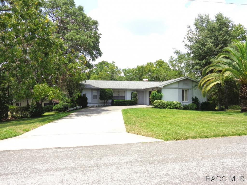 205 Linder Dr, Homosassa, FL 34446