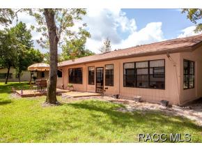 88 Douglas St, Homosassa, FL 34446