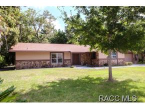 88 Douglas St, Homosassa, FL 34446