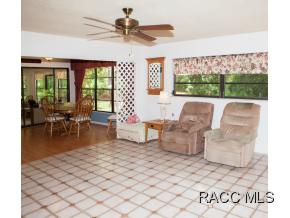 88 Douglas St, Homosassa, FL 34446