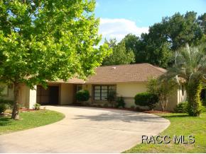 10 Pine Drive, Homosassa, FL 34446