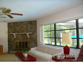 10 Pine Drive, Homosassa, FL 34446
