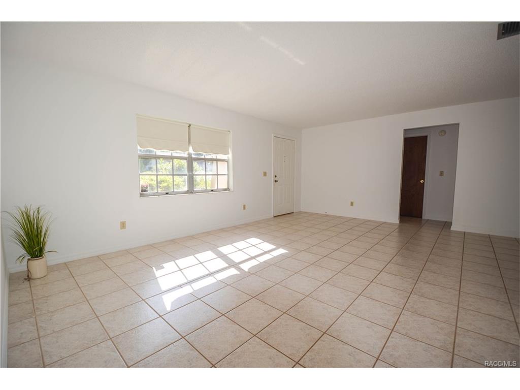 1137 Woodcrest Avenue, Inverness, FL 34453