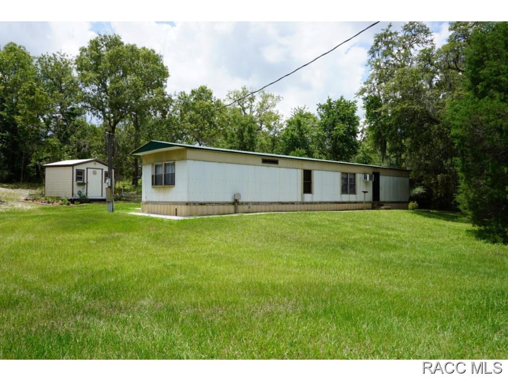 2496 E Hayes St, Inverness, FL 34453