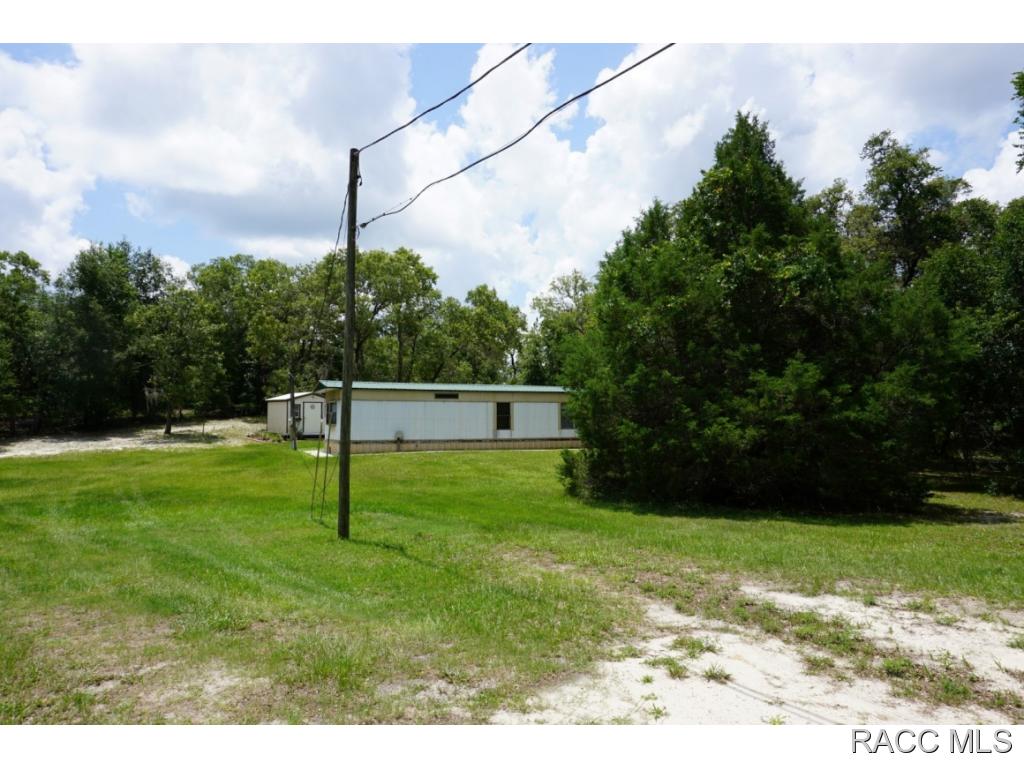 2496 E Hayes St, Inverness, FL 34453