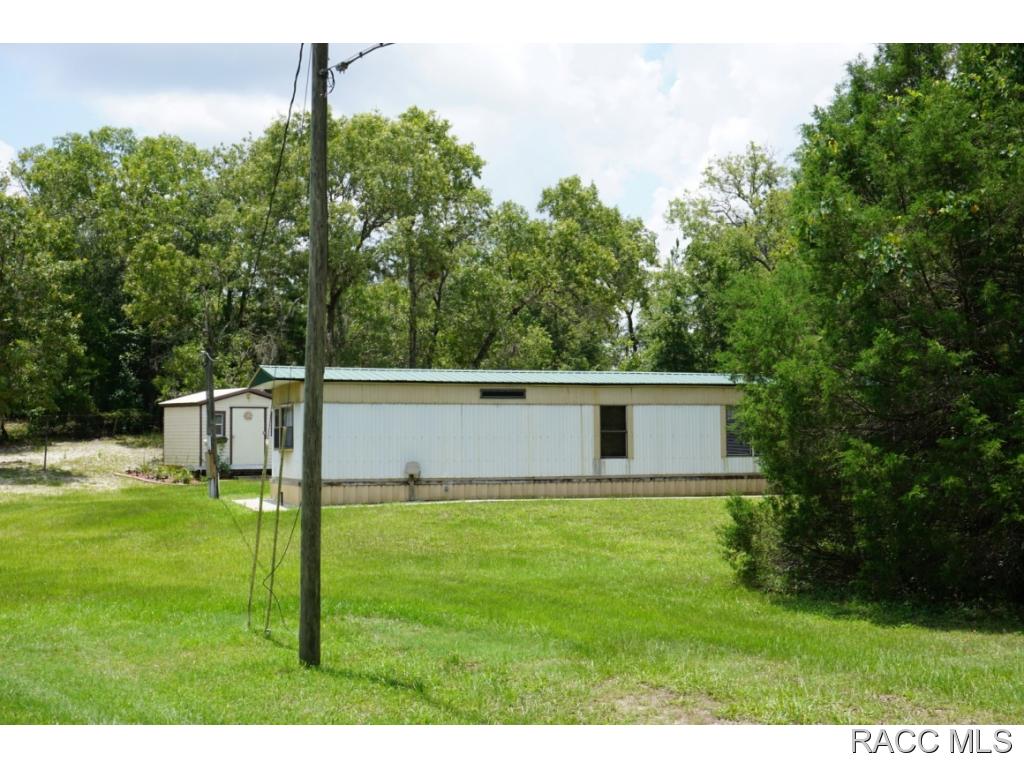 2496 E Hayes St, Inverness, FL 34453