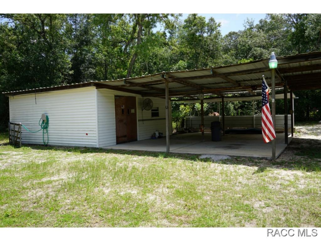 2496 E Hayes St, Inverness, FL 34453