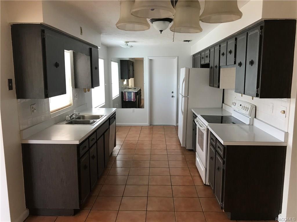 211 S Babour Street, Beverly Hills, FL 34465