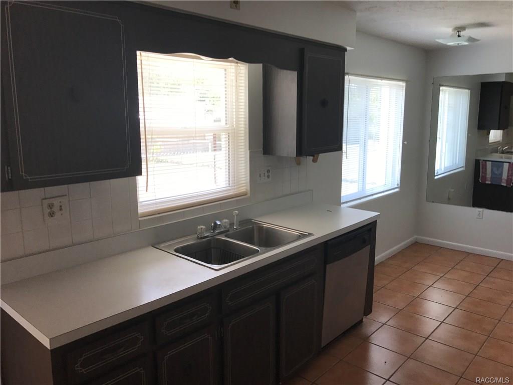 211 S Babour Street, Beverly Hills, FL 34465