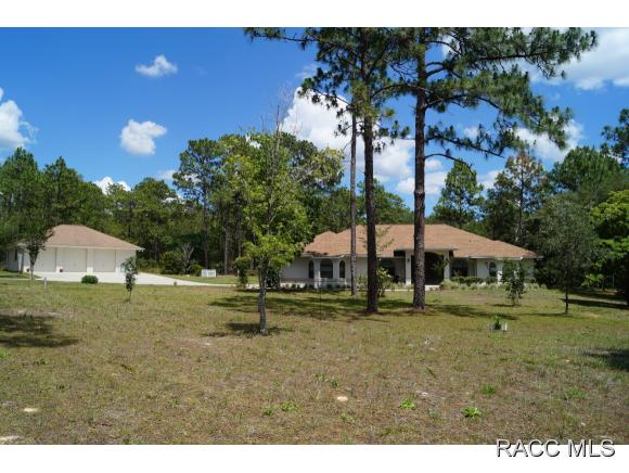 4940 W Horseshoe Dr, Beverly Hills, FL 34465
