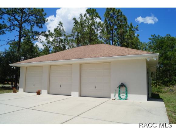 4940 W Horseshoe Dr, Beverly Hills, FL 34465