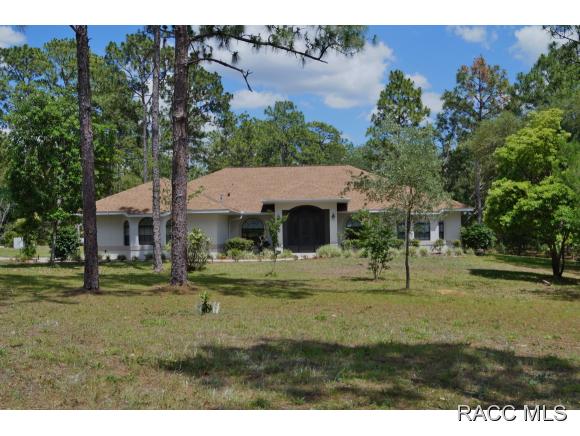 4940 W Horseshoe Dr, Beverly Hills, FL 34465