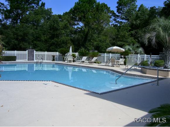 6325 N Whispering Oak Loop, Beverly Hills, FL 34465