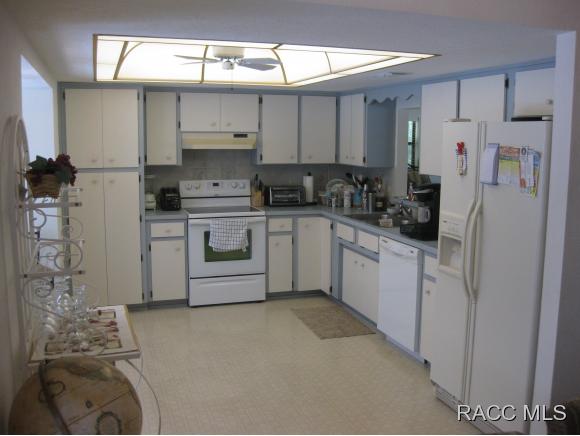 2140 W Harewood Place, Beverly Hills, FL 34465