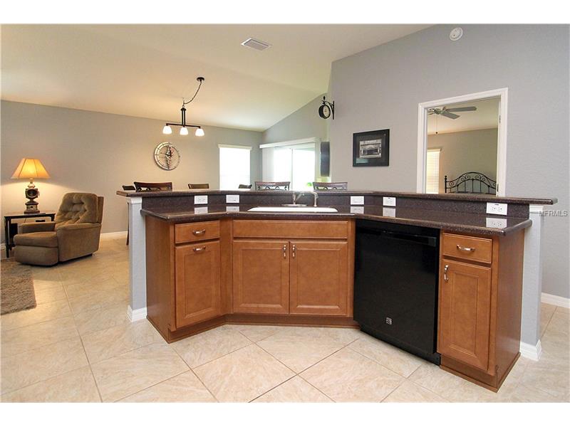 5005Neptune Cir, Oxford, FL 34484