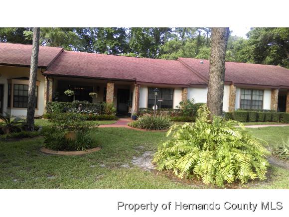 2102 POINT O WOODS CT, Spring Hill, FL 34606