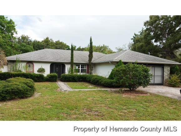 7650 HOLIDAY DR, Spring Hill, FL 34606