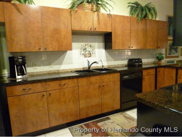 7022 River Run Blvd, Weeki Wachee, FL 34607