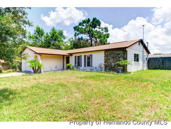 1184 DESMOND AVE, Spring Hill, FL 34608