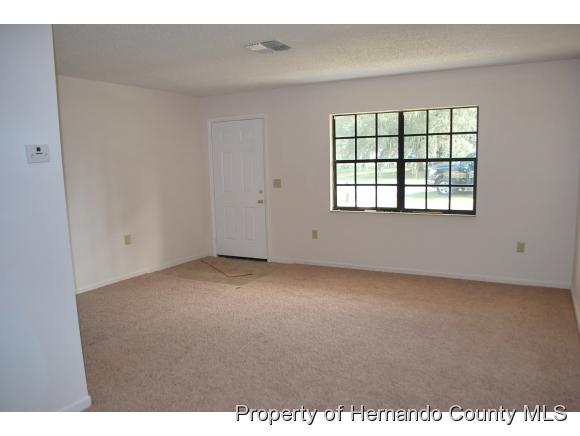 11077 BAYLOR DR, Spring Hill, FL 34608