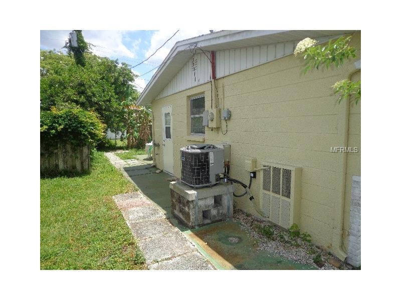 6614 MANOR BEACH ROAD, New Port Richey, FL 34652