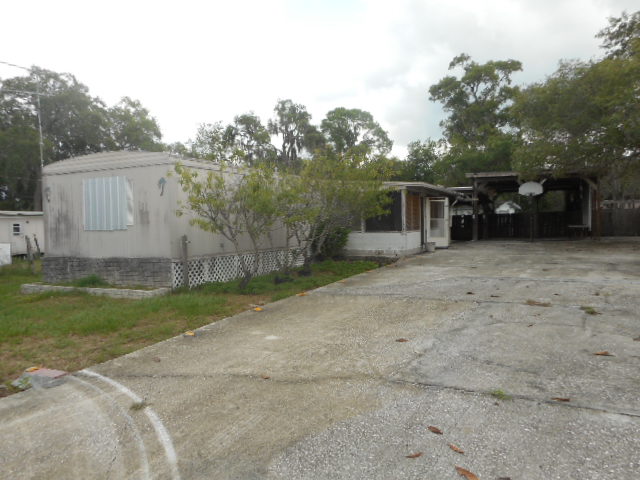 9722 Lake Dr, New Port Richey, FL 34654