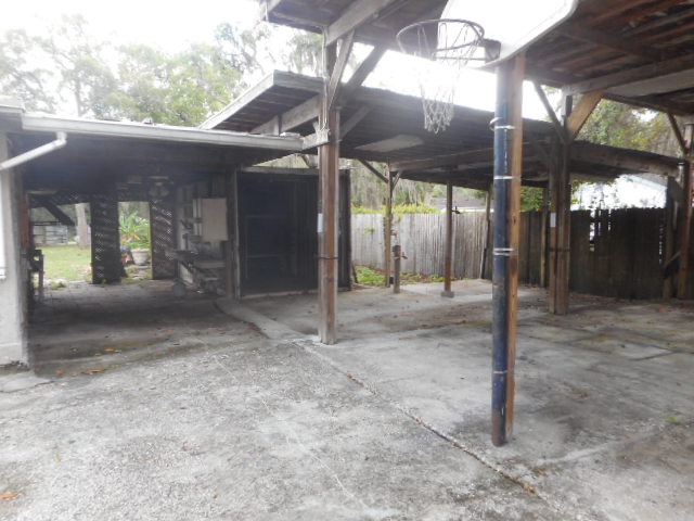 9722 Lake Dr, New Port Richey, FL 34654