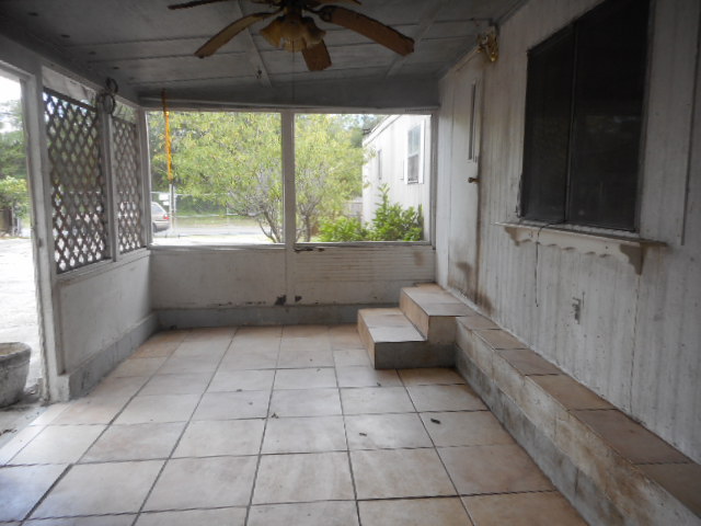 9722 Lake Dr, New Port Richey, FL 34654