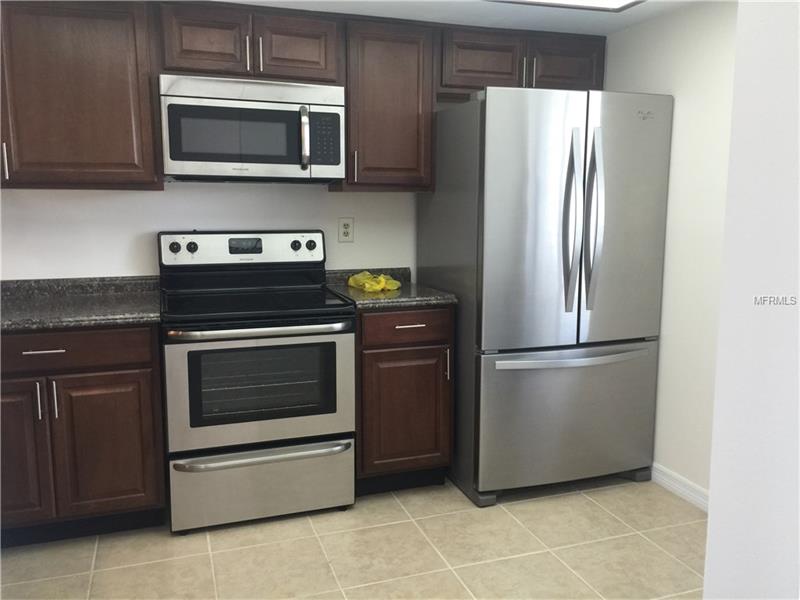106 LAKEVIEW WAY, Oldsmar, FL 34677