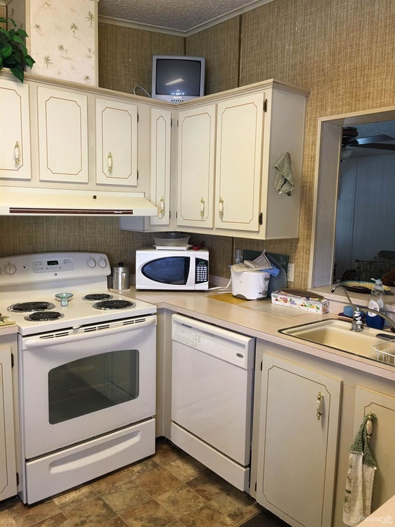 Tarpon Glen838 Egrets LaneTarpon Springs, FL 34689