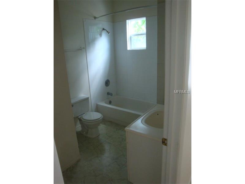 542 DIVISION STREET, Tarpon Springs, FL 34689