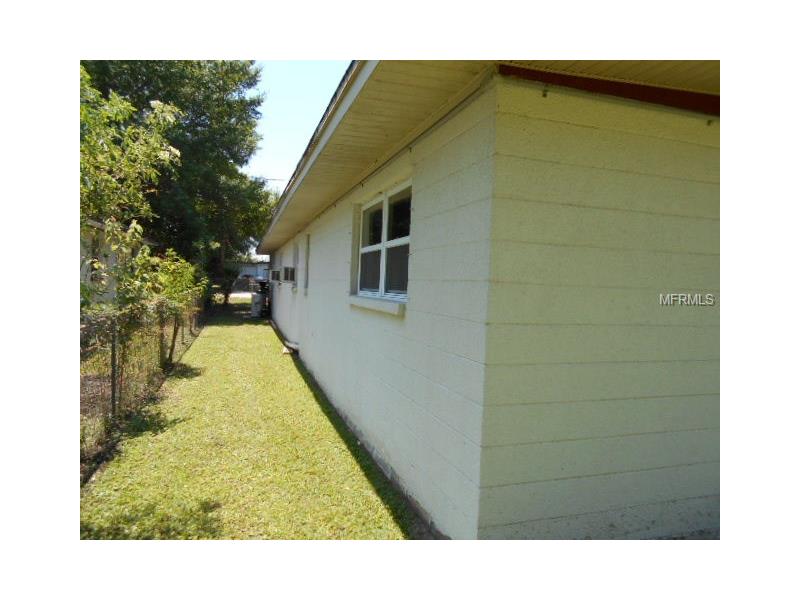 823 LINCOLN AVENUE, Tarpon Springs, FL 34689