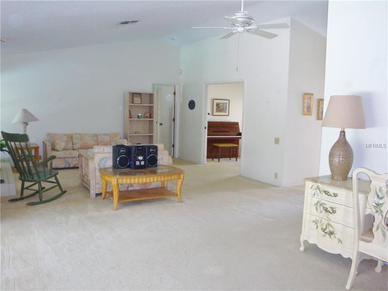 2817 Windridge Dr, Holiday, FL 34691